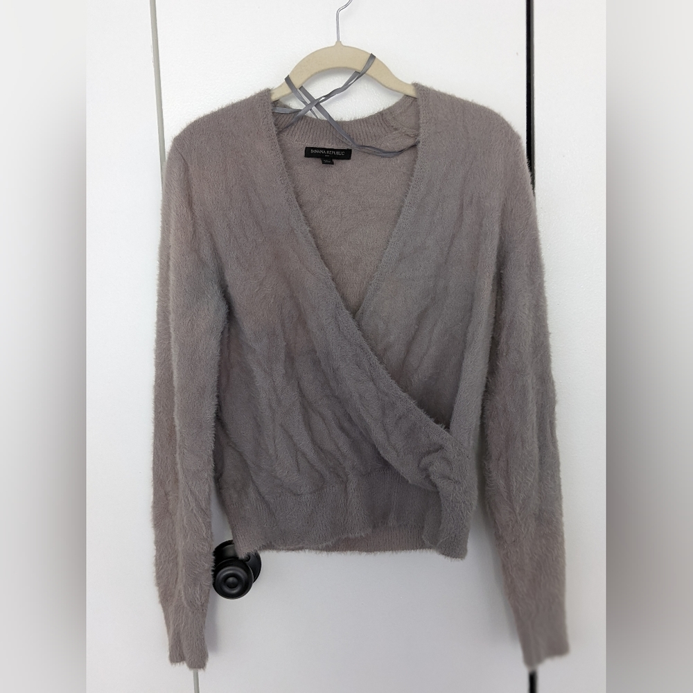 BEAUTIFUL AND SOOO SOFT BR SWEATER